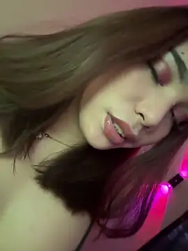 SideChick_Bunny: онлайн-секс-чат
