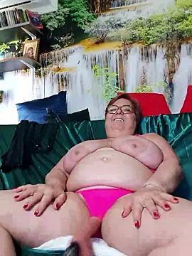 Chat XXX en directo de QueenPammy1