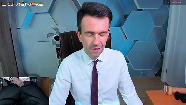 Онлайн чат XXX SteveTiger