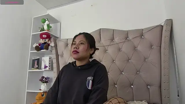 Czat XXX na żywo – Madi_cutee