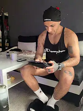 Chat XXX ao vivo de Mohdollmen