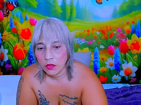 Chat +18 de indianroxy ao vivo