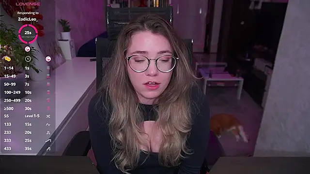 צ'אט XXX בשידור חי של RemyCute