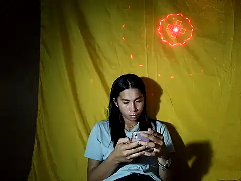 Asian_PrettyAle Pertunjukan Webcam