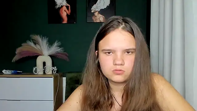 Онлайн чат XXX AdeleCruz