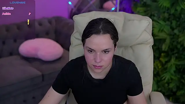 ArinaVoicee's Live XXX Chat