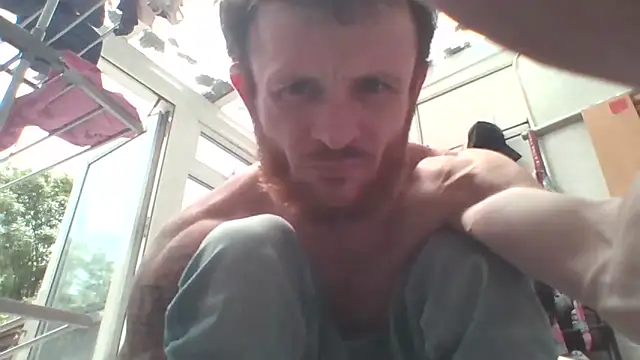 XXX chat uživo modela ColosalCock666