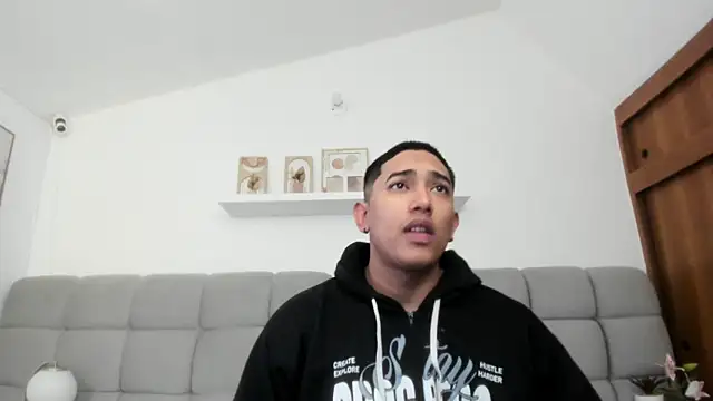 erotic_sins' Live XXX Chat