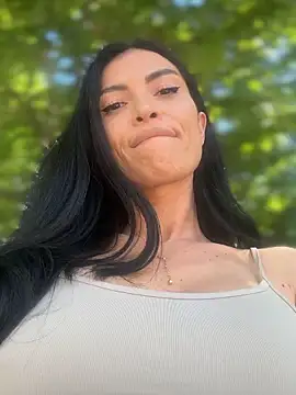 MetishaCaprice Adlı Modelin Canlı XXX Sohbeti