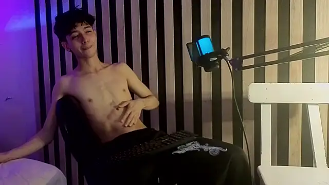 Chat XXX en directo de Twink_Sebas7