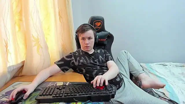 iliaskrislove's Live XXX Chat