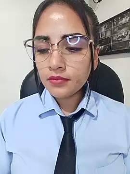 Chat +18 de MAYE__13 ao vivo