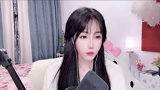 Laura_520 现场XXX聊天