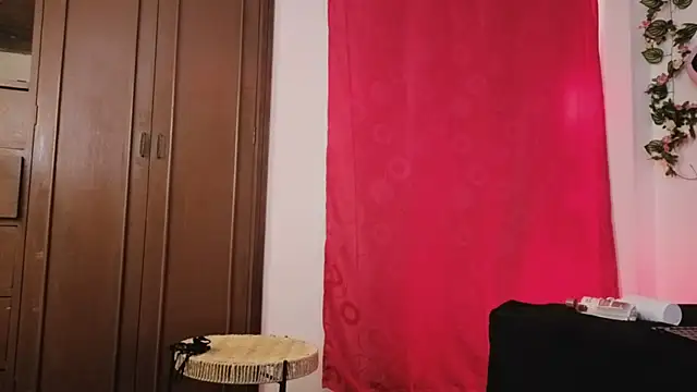 دردشة MiaCollinssx الجنسية المباشرة