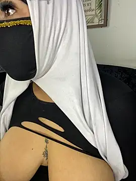 zulema_parvin Adlı Modelin Canlı XXX Sohbeti