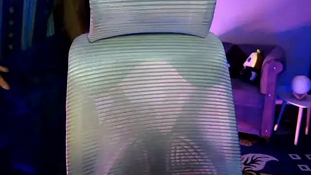 Živý XXX chat Mitikaa