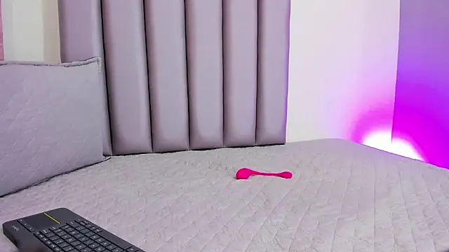 Aura-bakerr's Live XXX Chat