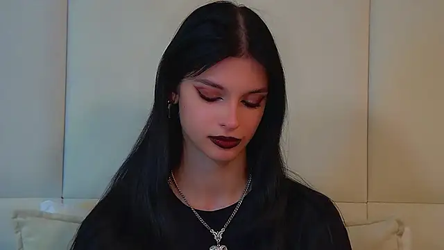 BeverlyMost élő XXX-chatje
