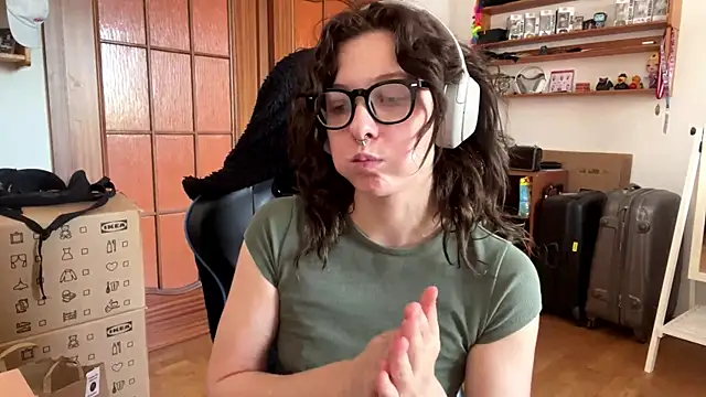 PillowPeachX élő XXX-chatje