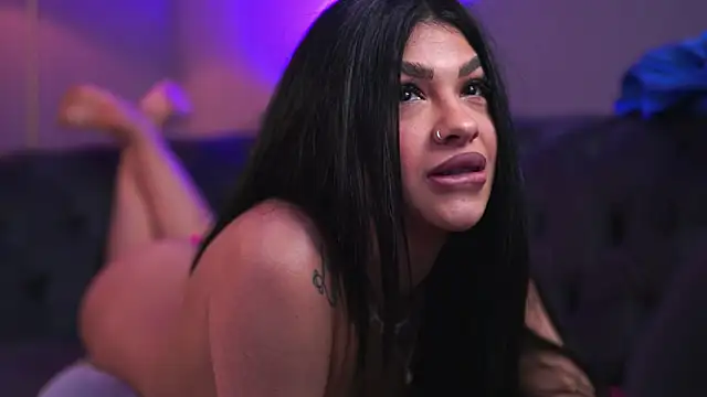SpicyLeila élő XXX-chatje