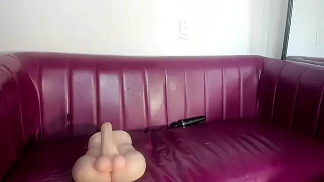 RossMildrey's Live XXX Chat