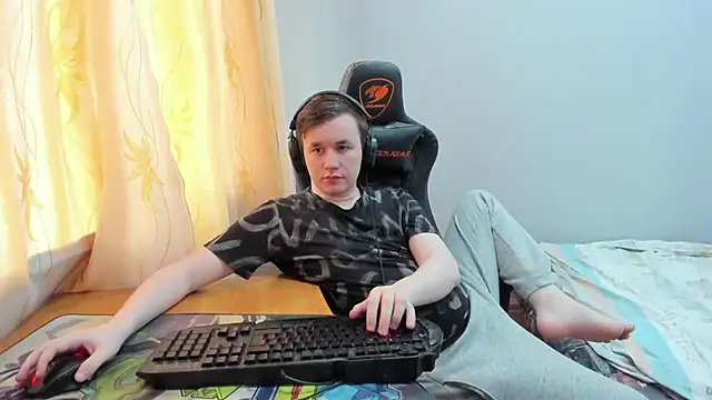 iliaskrislove Chat XXX in diretta