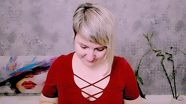 Djullia élő XXX-chatje