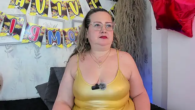Chat XXX en directo de Martinacurvy_