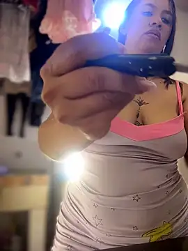 Emiily_lee élő XXX-chatje