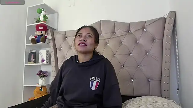Madi_cutee élő XXX-chatje