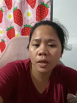 _UrSingleMamiBella_ élő XXX-chatje