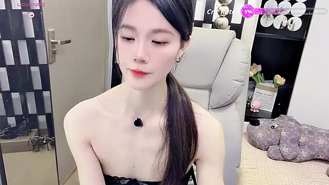 Yueyue-MM élő XXX-chatje