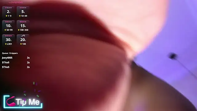 miiaboss_ élő XXX-chatje