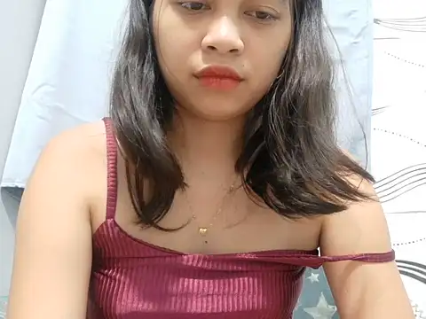 Ursexyasianskinny élő XXX-chatje