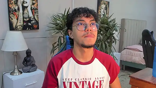 XXX chat uživo modela kai_storn