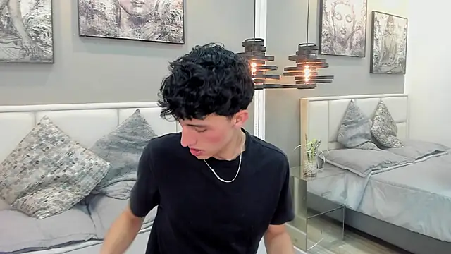 Chat +18 de thom_ames ao vivo