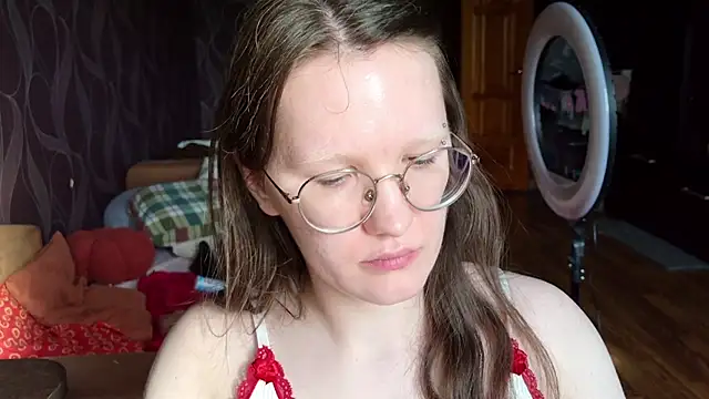 hairyMira Chat XXX live