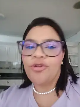 Chat XXX en directo de SelennaCooper