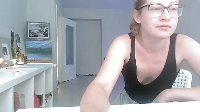 Alice_newhome's Live XXX Chat