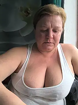 Онлайн чат XXX jusichka