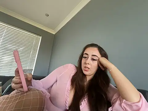 BrunetteBarbieXx_ Live XXX-chat