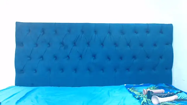 AmberDiamondMMXXX élő XXX-chatje