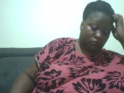 fat_ebonyqueen élő XXX-chatje