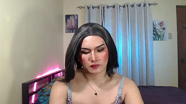beatrice_21 élő XXX-chatje