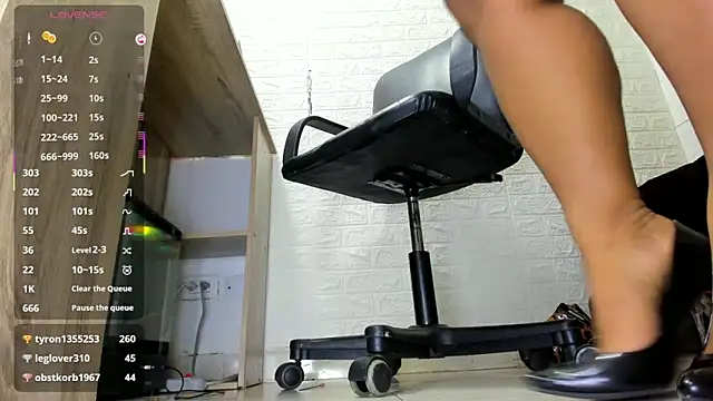 Chat +18 de dhevora ao vivo