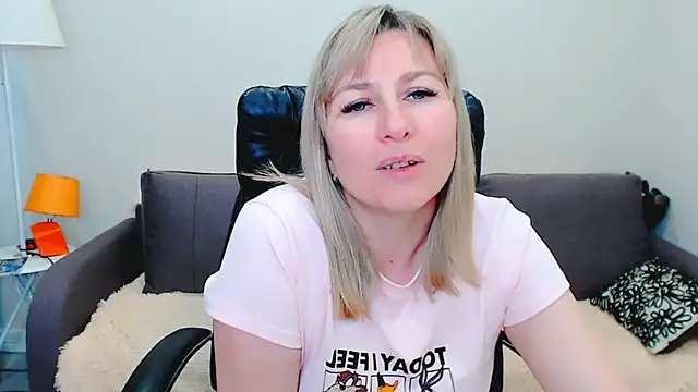 Chat XXX en directo de Incredible_Ariela