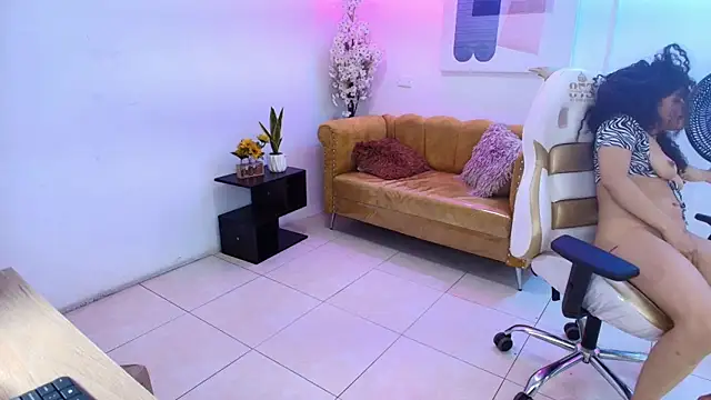 دردشة Baby_curly الجنسية المباشرة