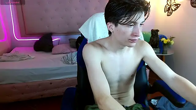 Marcoviolet live XXX chat