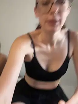 RussianGirls_ Adlı Modelin Canlı XXX Sohbeti