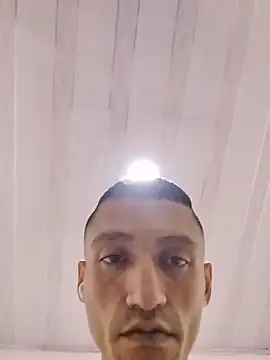 Chat +18 de TuCanero23cm ao vivo
